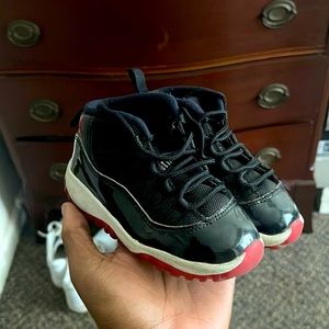 Jordan 11 classic Bred size 8c